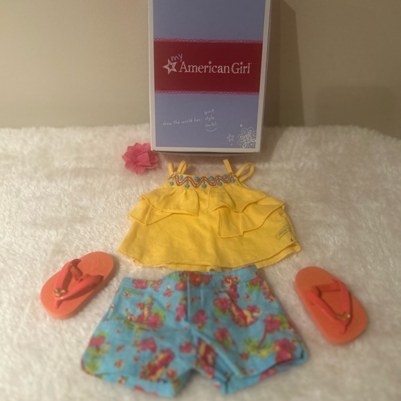 AMERICAN GIRL DOLL
Sunny Isle Outfit - Picture 4 of 8
